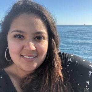 Meet your Posher, Yessenia